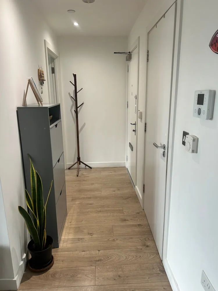 Modern 1-Bed Flat in Stratosphere Tower, Stratford