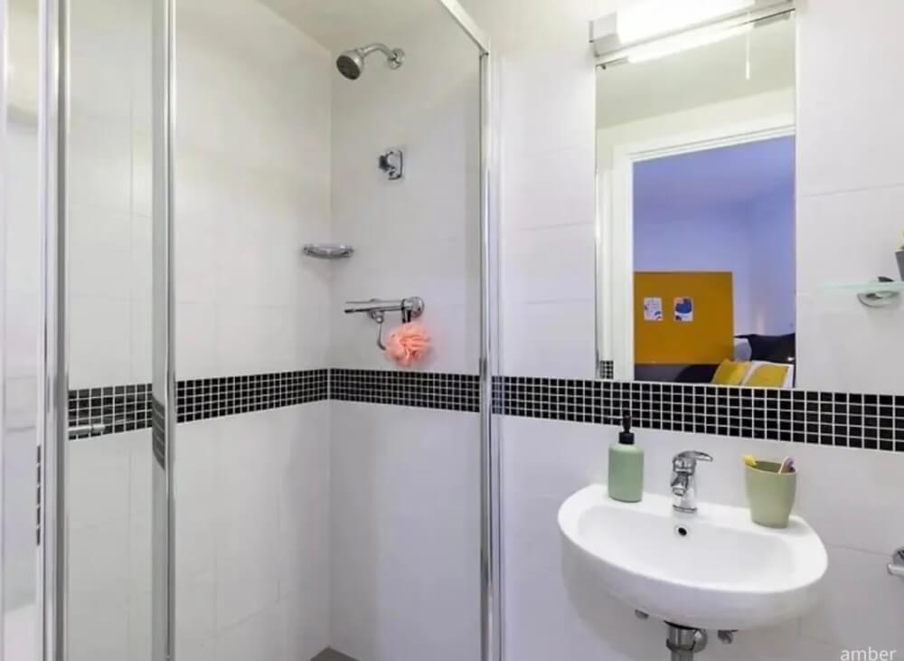 Cozy studio room in student accommodation