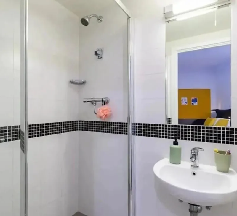 Cozy studio room in student accommodation