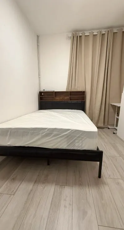 Newly Renovated Private Bedrooms in Chingford | Easy Access to Highams Park | All Bills Included - Bedroom 1
