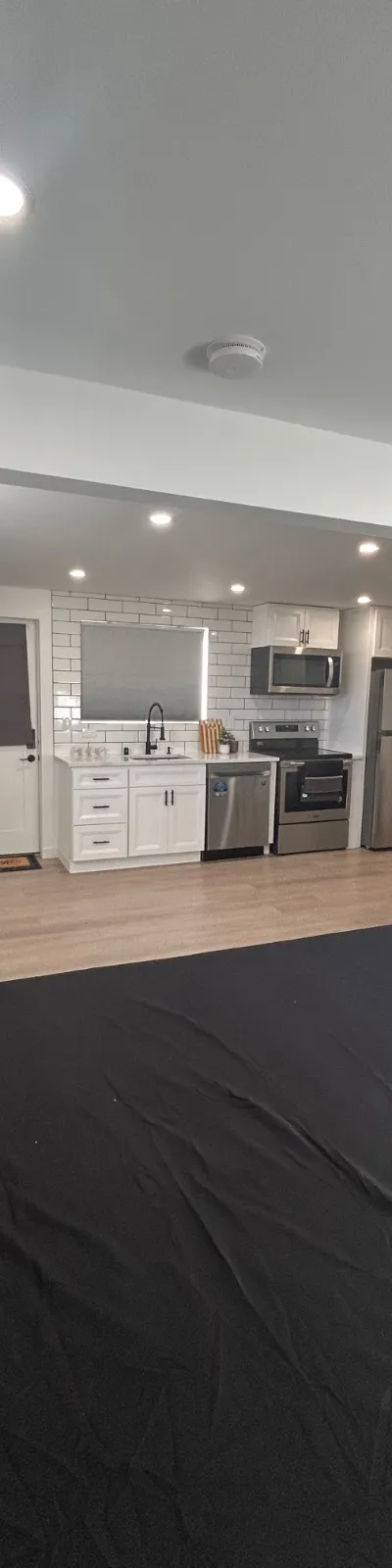 Modern Studio near Downtown, Lumen field, light rail