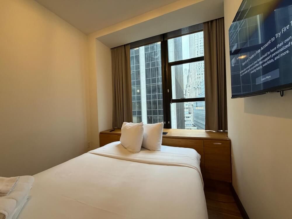 Private rooms in same apart at FiDi