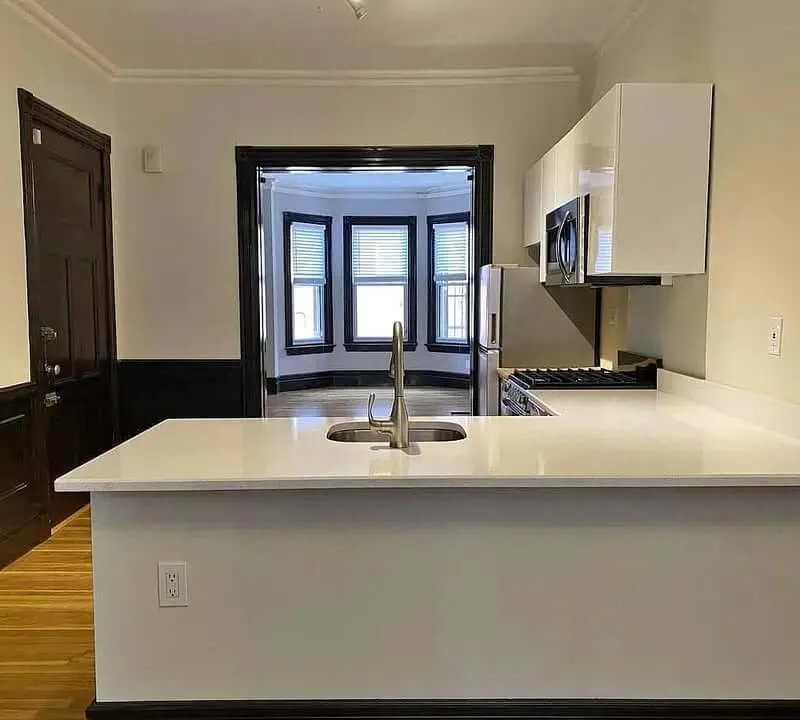 1bed Brownstone near Longwood