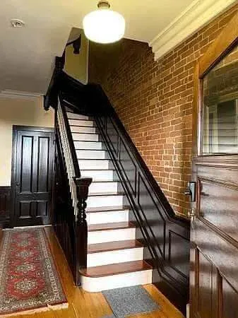 1bed Brownstone near Longwood