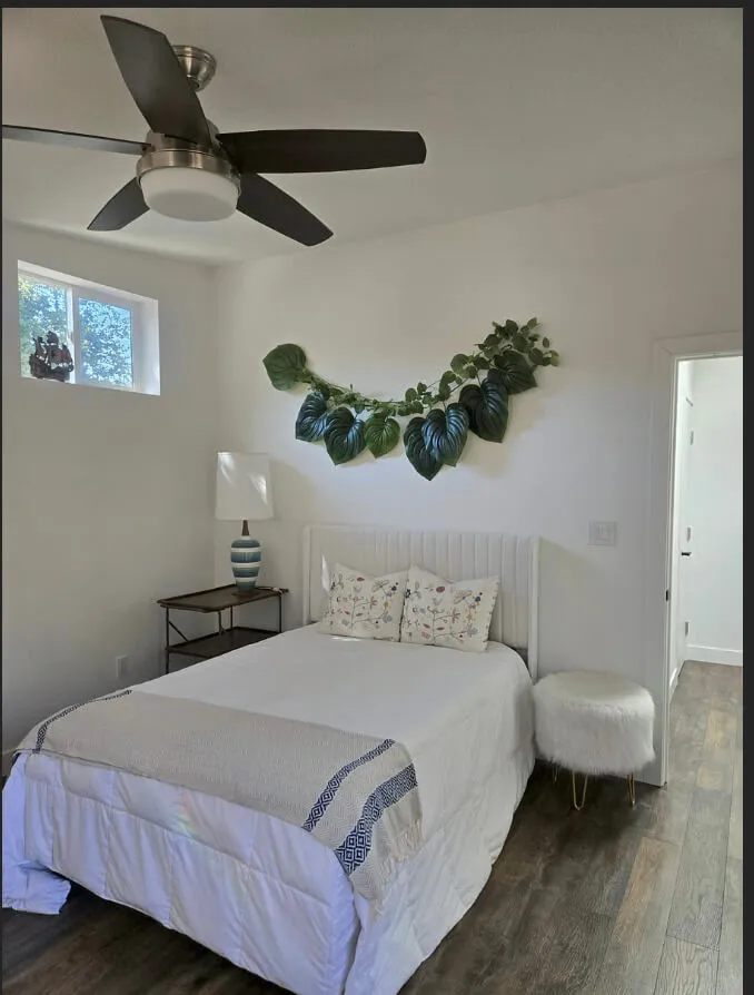 Private rooms and bathrooms in quiet home in Emerald Hills near Woodside - Bedroom 2