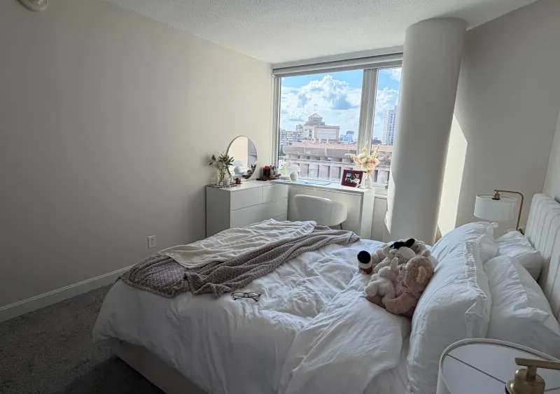 Sunny Back Bay Room with City Views