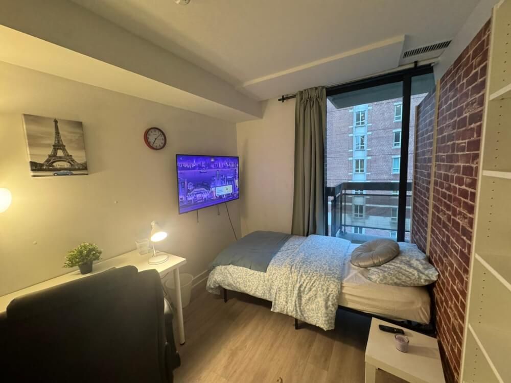 Flex Room Available In Washington D.C.
