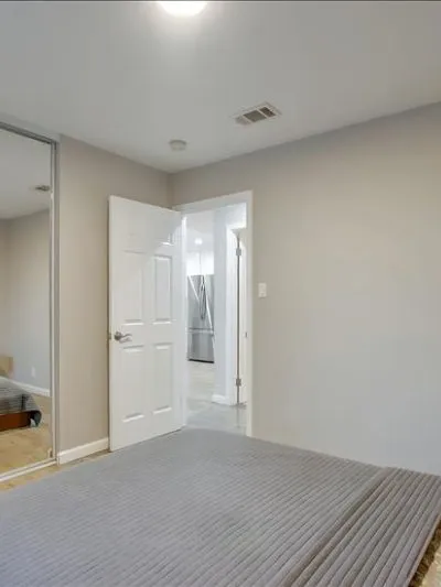 Cozy 3B/2Ba Home (w/ sunroom) near Fremont Hub - Bedroom 3