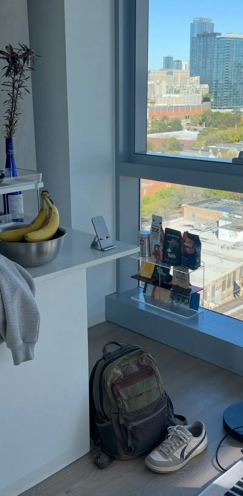 1400 S Wabash South Loop 2B2B Master Bedroom | Corner Lake & Skyline Views