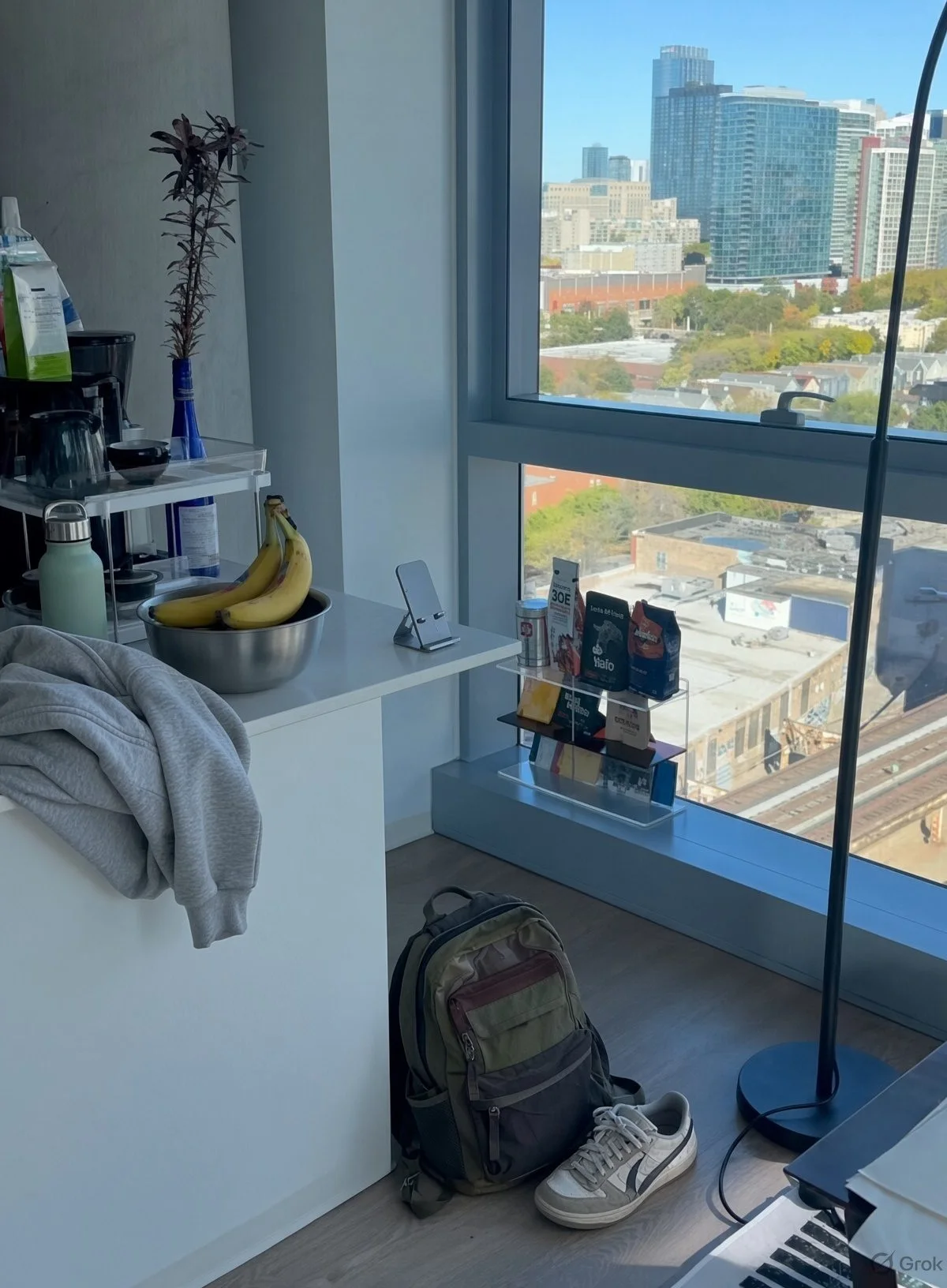 1400 S Wabash South Loop 2B2B Master Bedroom | Corner Lake & Skyline Views