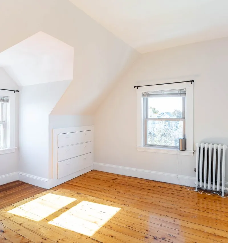 Private room in Oak Square