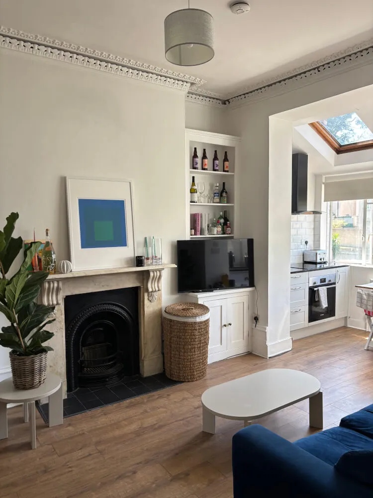 Clapham common cute 1 bed flat