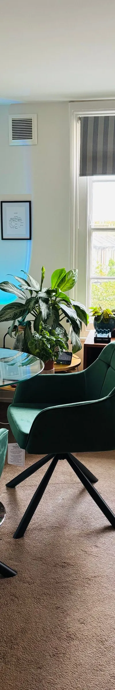 Cozy room in Dalston Lane with prime location and natural light