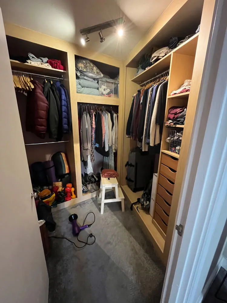 King room with Ensuite and walk-in wardrobe
