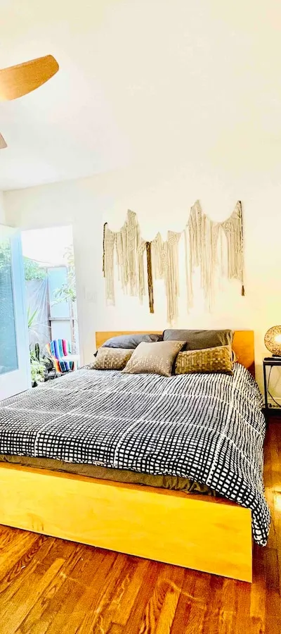 Tranquil Venice room w private entrance and yard