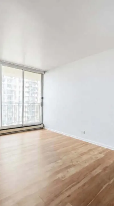High Rise Living with Private Bath in Edgewater