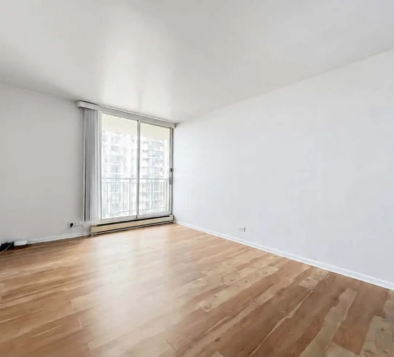 High Rise Living with Private Bath in Edgewater