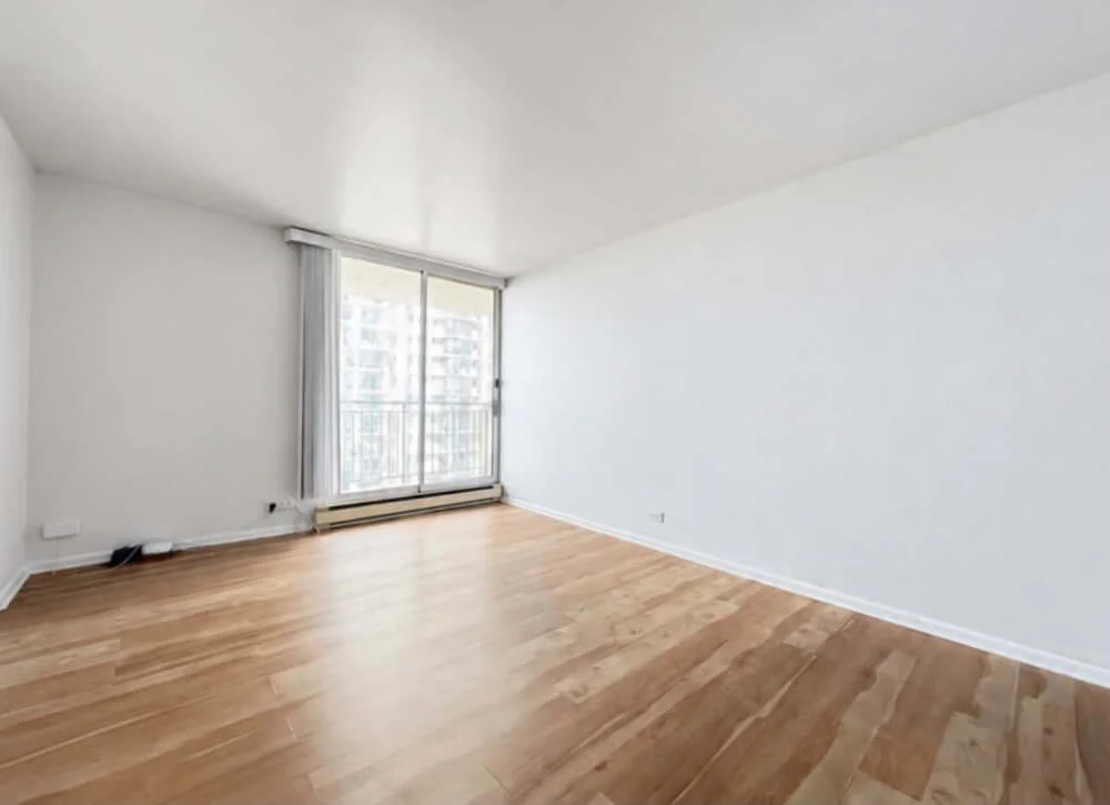 High Rise Living with Private Bath in Edgewater