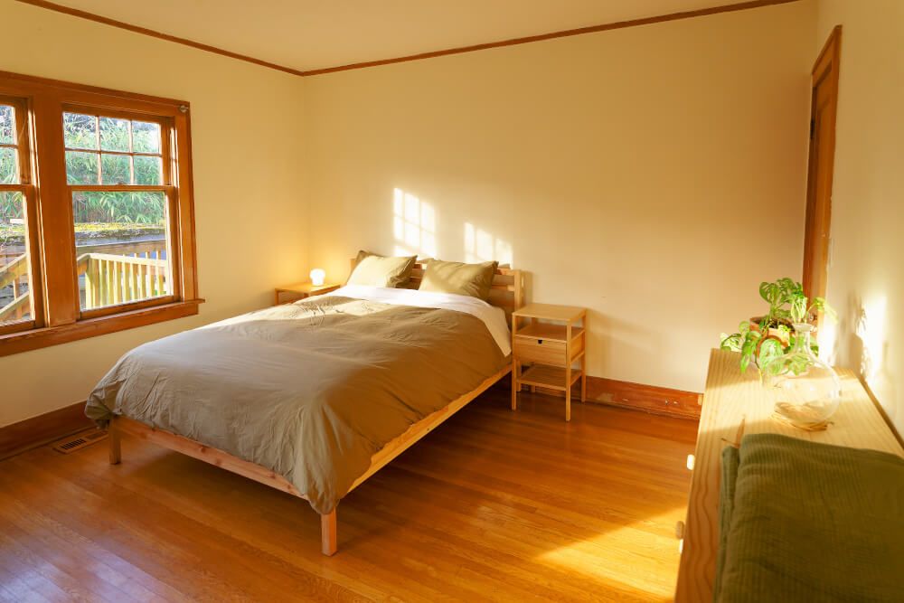 Furnished Sunny Room in Plant-Filled 1925 Craftsman