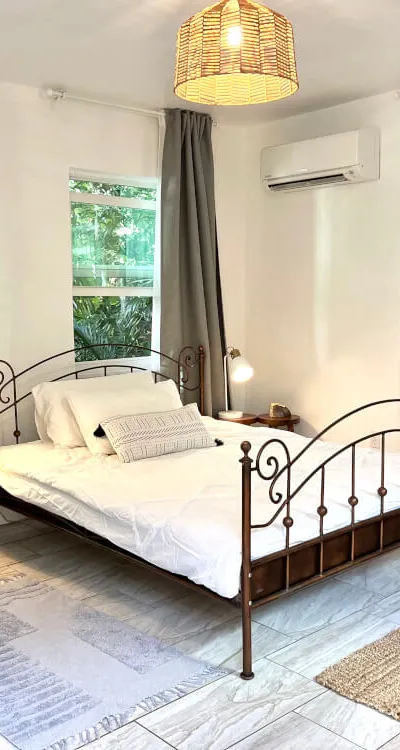Light-Flooded Guesthouse (Studio) With Lush Garden & Prime Miami Location