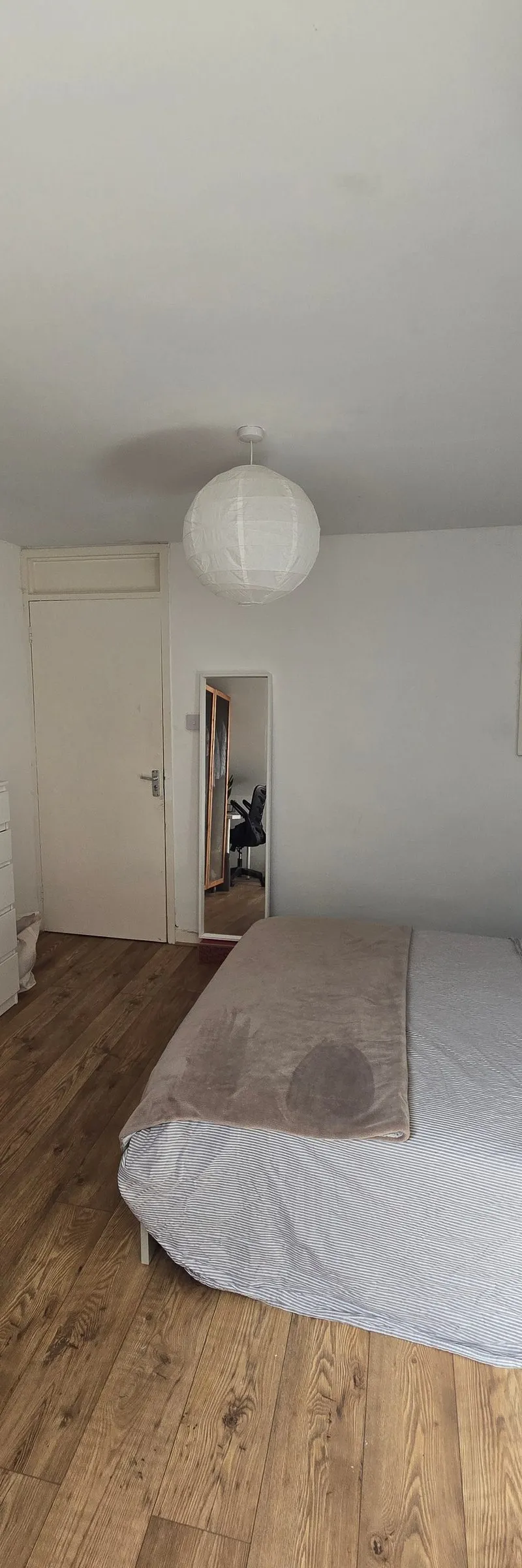 Bright Battersea Room