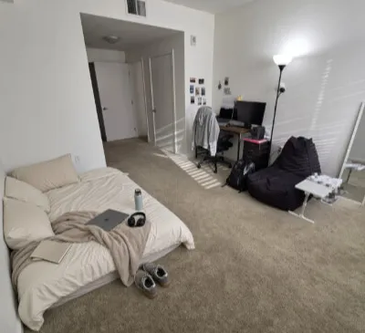 Furnished Master Bedroom with Private Bathroom in San Jose | Free Parking & Community Amenities