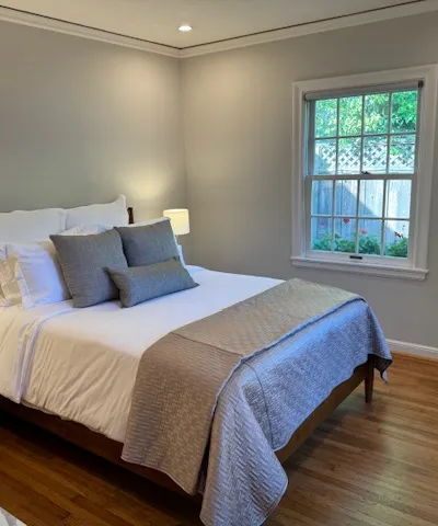 Picturesque English Cottage Between Downtown Burlingame and San Mateo