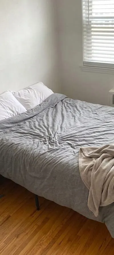 Private Room in Woodside!