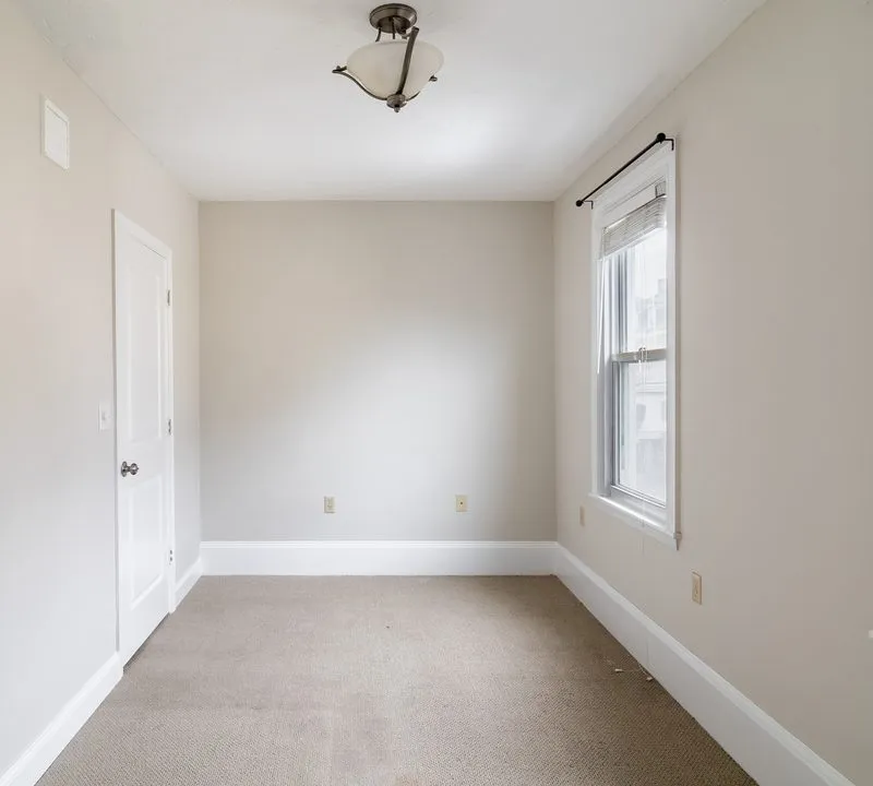 1 bedroom apartment in East Somerville