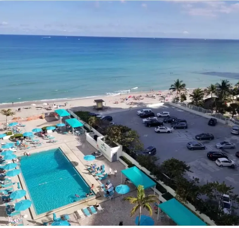 Beachfront Ocean View Apartment in Hollywood Beach