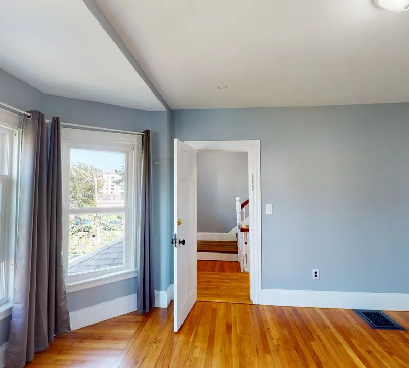 Private room in Oak Square