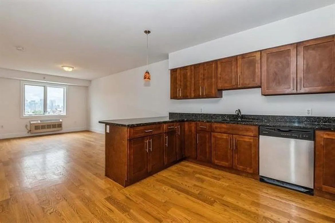 Roommate Wanted in Union City – 2 Bed / 2 Bath, 17 Minutes to Manhattan Union City 2B2B找室友｜17分钟到曼哈顿