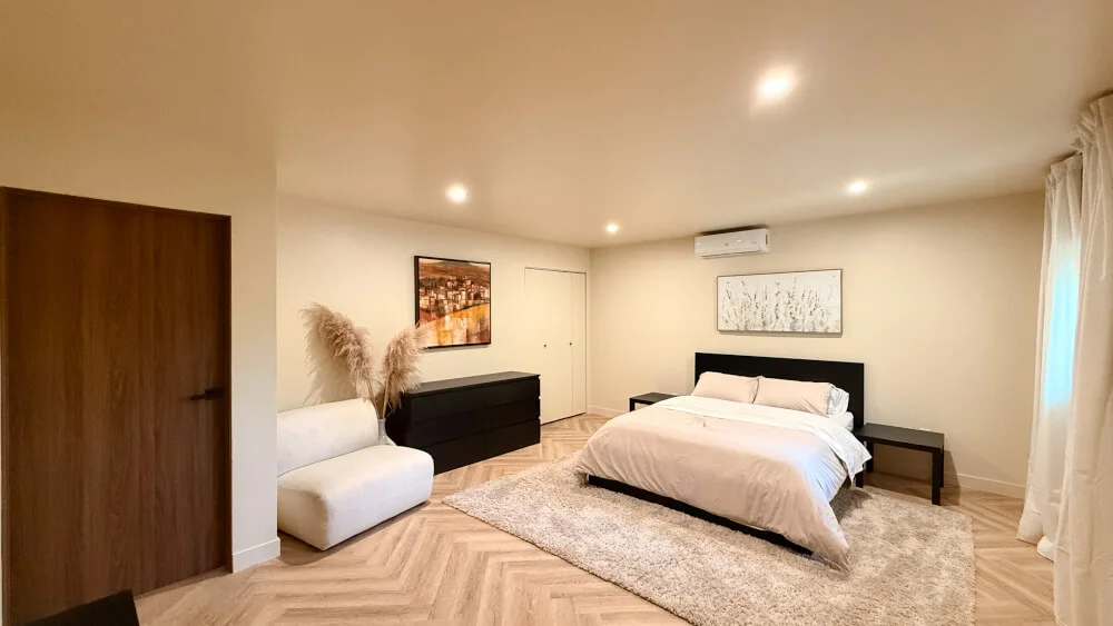 Cozy Hillside Home by Highland Park - Women Only - Bedroom 2