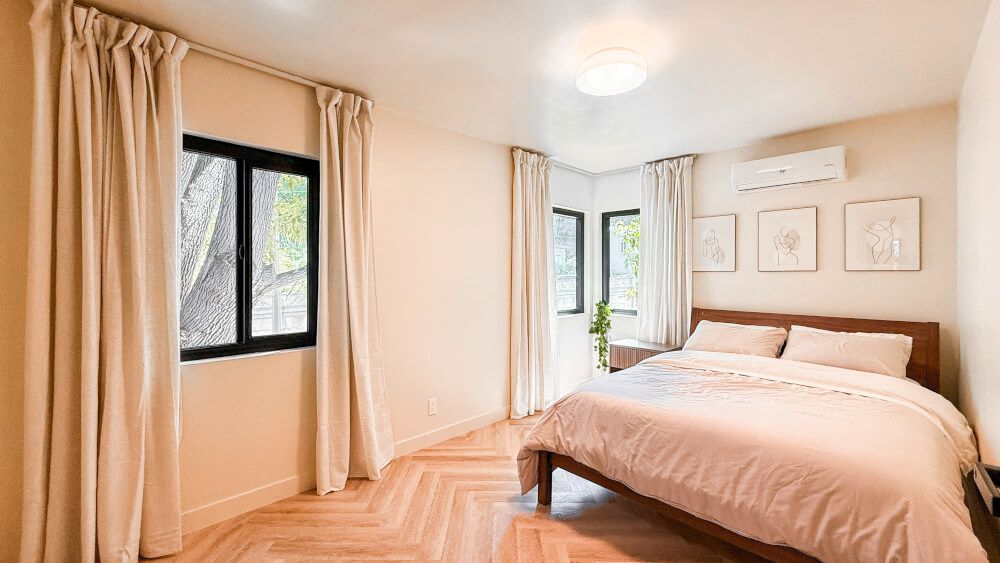 Cozy Hillside Home by Highland Park - Women Only - Bedroom 3