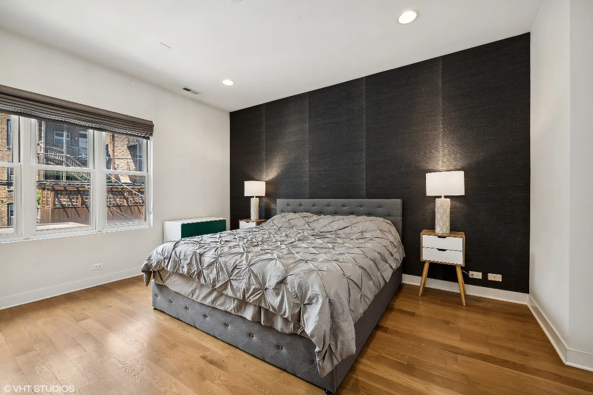 3 bedroom/2 bath in heart of Lakeview