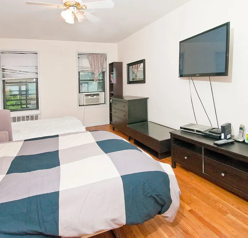 Cozy Studio in the UES (30 days MIN)