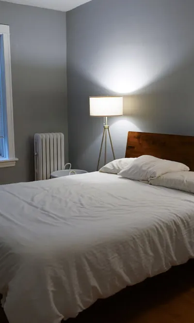 Huge apt in Boystown for sublet! oct-apr. Blocks from the lake.