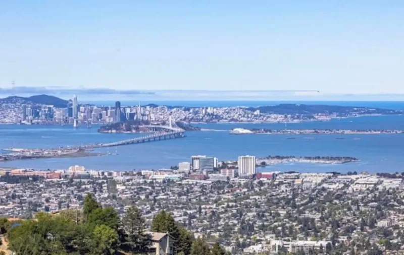 UC Berkeley North Gate | Panoramic Northside 4B2B Private Room | Rooftop Bay & Golden Gate Views - Bedroom 1