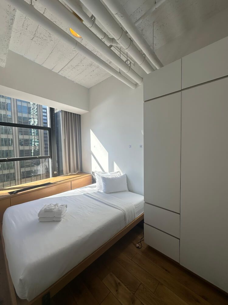 Private Room in Wall st