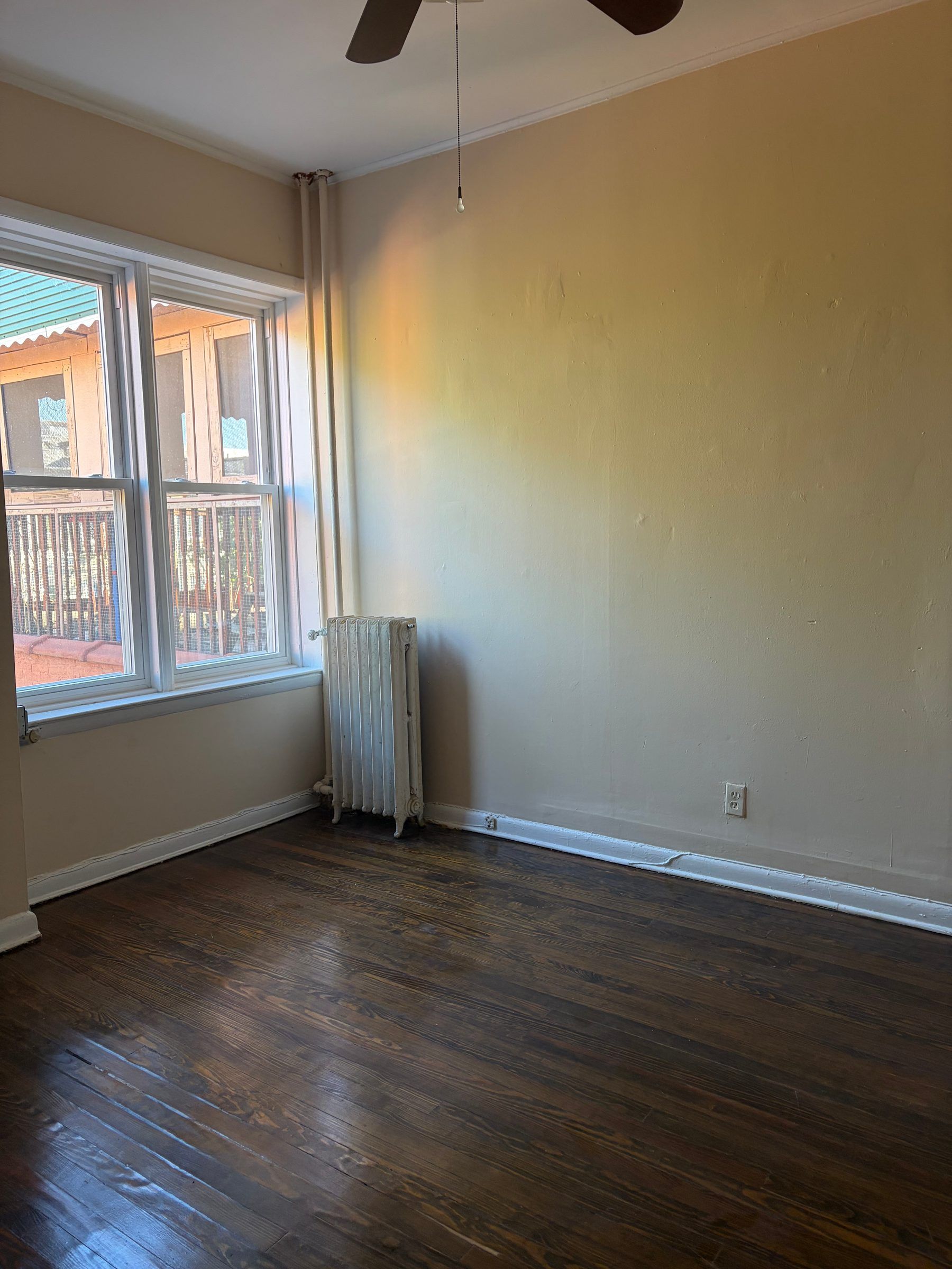 Spacious and Bright in Bronx - Bedroom 1