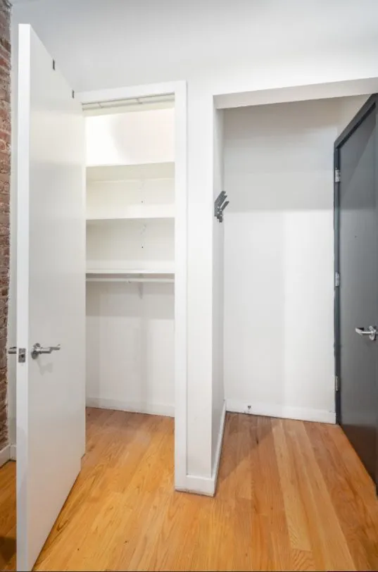 Furnished private room in a Harlem townhouse apartment