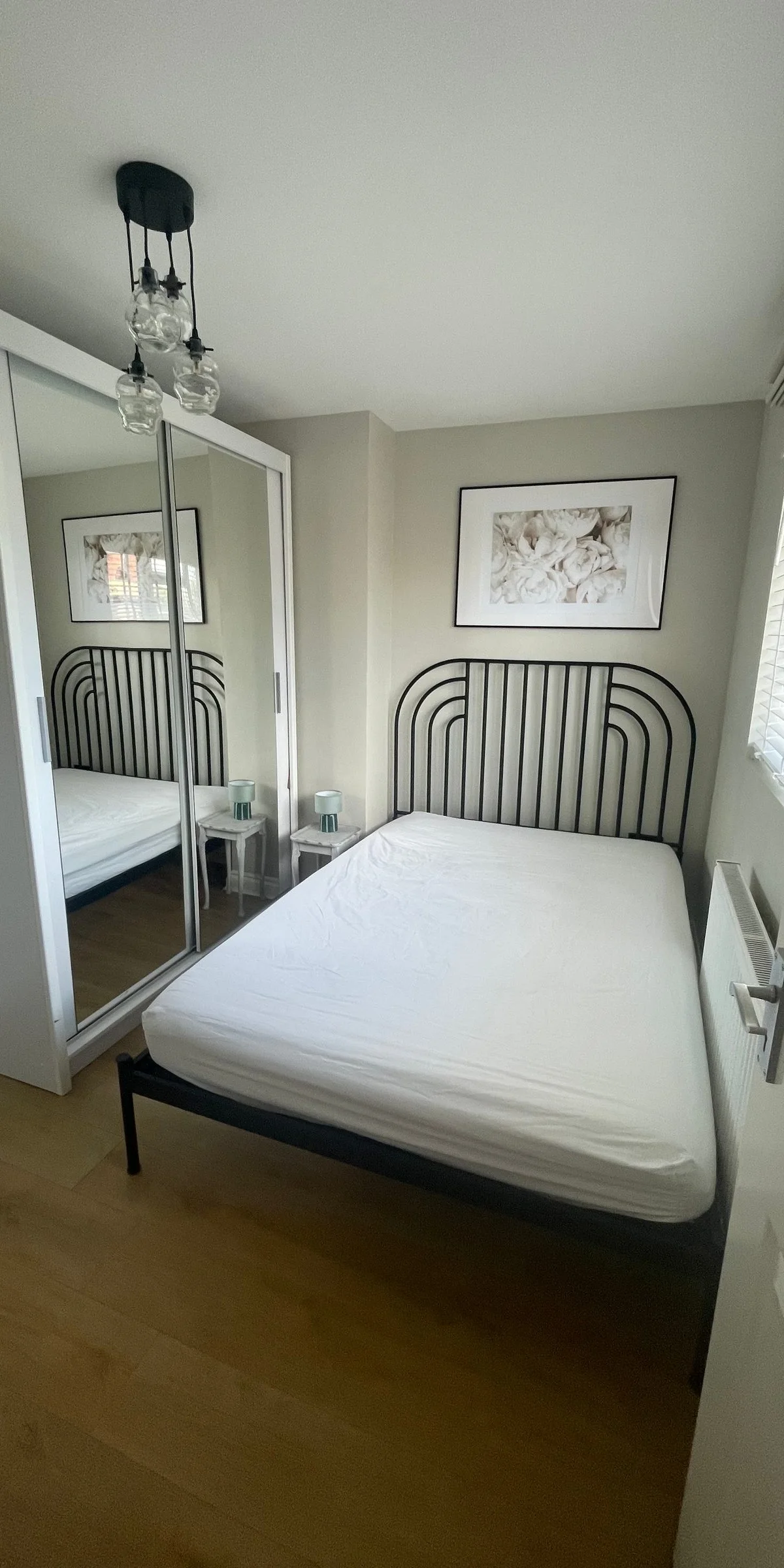 Furnished private bedroom and bathroom in South London