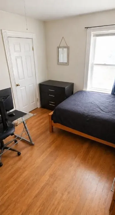Cozy room near T station in Cambridge (Easy access to Harvard, MIT, Hults, MGH) - Bedroom 2