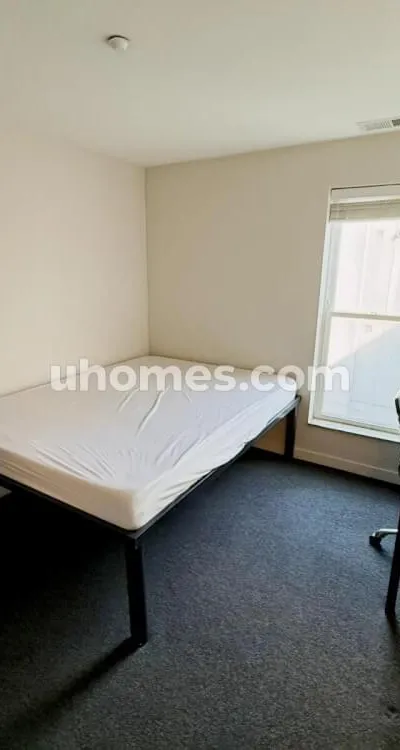 Latitude 4B4B Private Bedroom (Room B) | 5-Min Walk to UIUC Engineering | Sublet