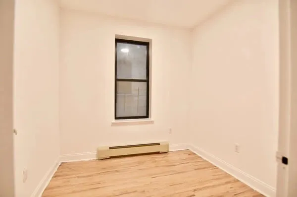 2 Rooms for 1 guy! - Bedroom 1