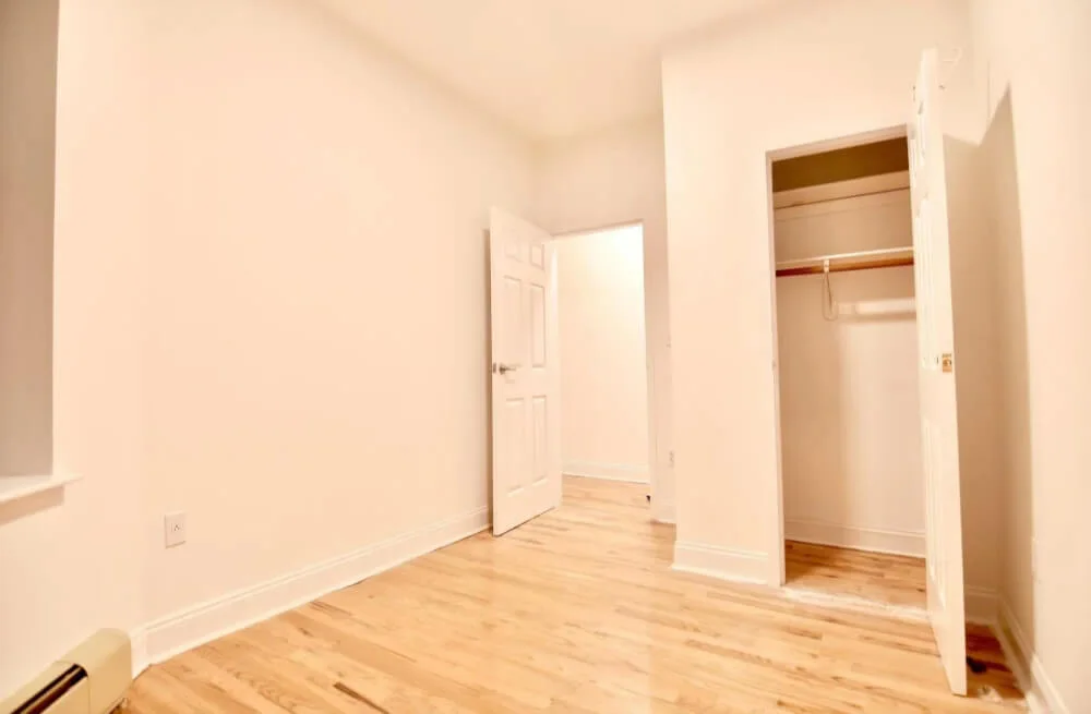 2 Rooms for 1 guy! - Bedroom 1