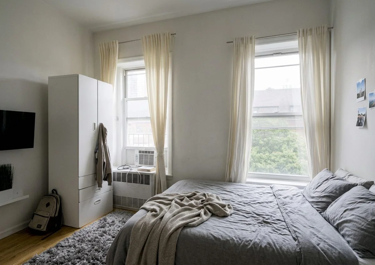 Furnished private room in a Midtown Manhattan apartment
