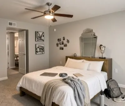 Furnished 1B1B Apartment Near USC with Pool and Gym