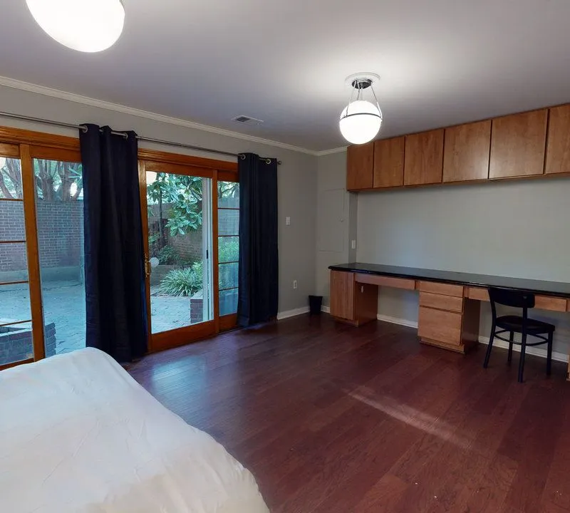 Private room in Southwest Waterfront