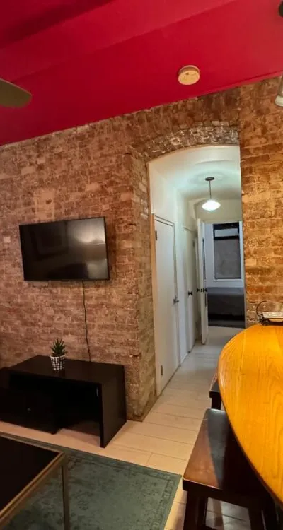 One Bed Apartment in Midtown East